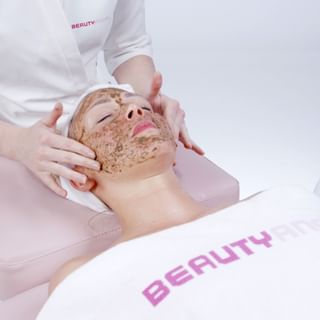 Beauty Angel Gesichtsbehandlung