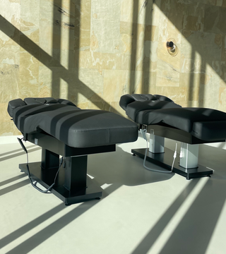 A black interior style for your salon: Are you ready to take the leap?