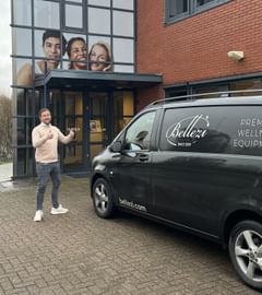 Bellezi on Christmas tour