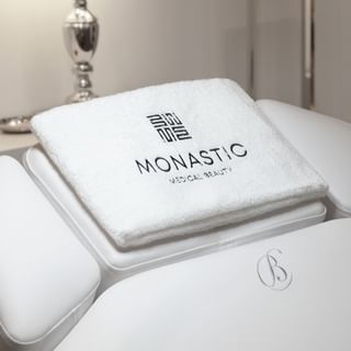 MONASTIC Medical Beauty Kopfkissen