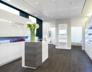 Reviderm Skinmedics Baden Geschäft