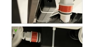 3b. | If the light is not on, check whether the power cable is properly inserted in the adapter. Push it in firmly. If it still doesn't work, please fill in the form below.