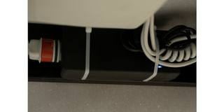 3a. | Check under the mattress whether the blue light on the adapter is working. Is it not working? Follow 3b. Does it work? Follow 3c.