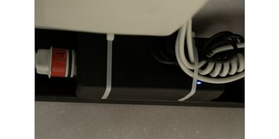 3a. | Check under the mattress whether the blue light on the adapter is working. Is it not working? Follow 3b. Does it work? Follow 3c.