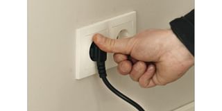 2a. | Check whether the power plug is properly inserted in the socket.