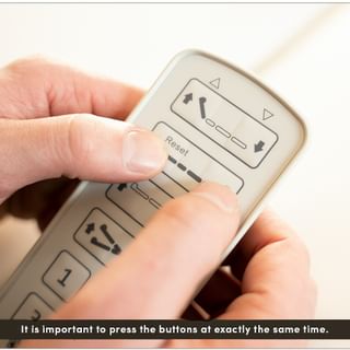 1b. | You can reset the bed by pressing the arrows on the second row from the top simultaneously until the intermittent beep stops automatically. This takes about 6 seconds.