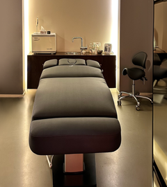 Wellness esthetician bed (Top 3)